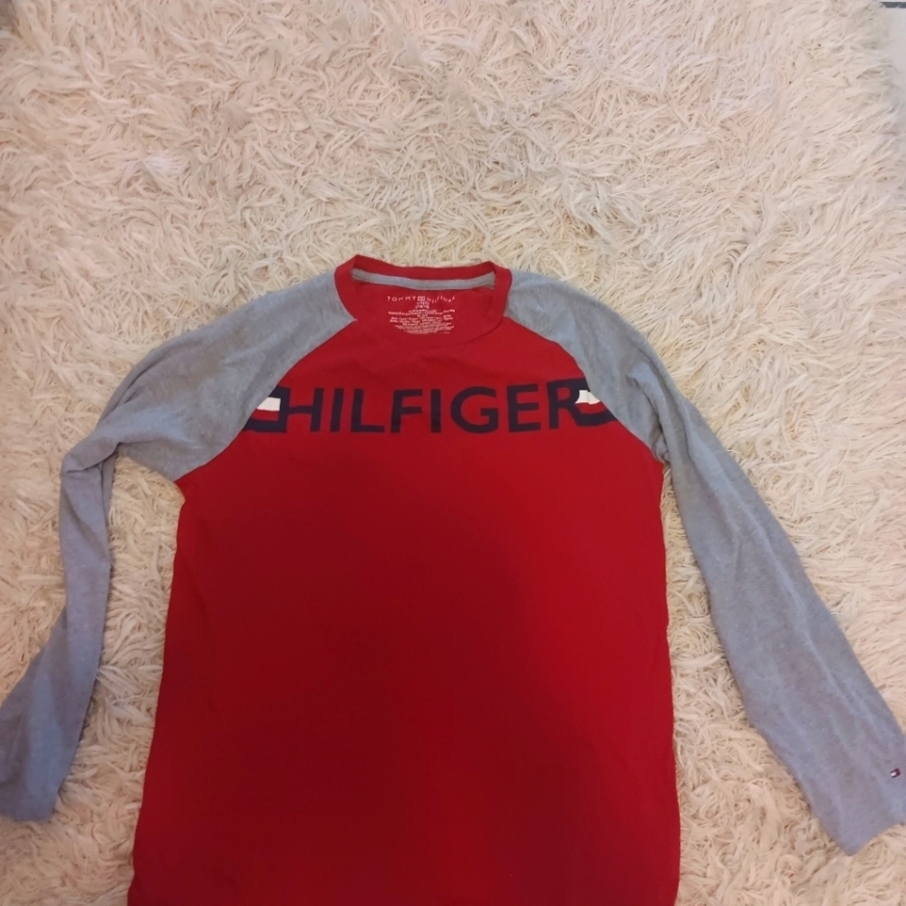 Tommy Hilfiger Boys Red / Navy Long Sleeve T-Shirt - Size L (16-18) - NWT